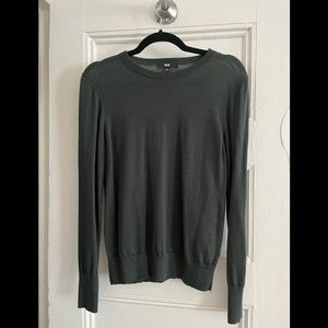 Dark green Uniqlo crew neck wool sweater